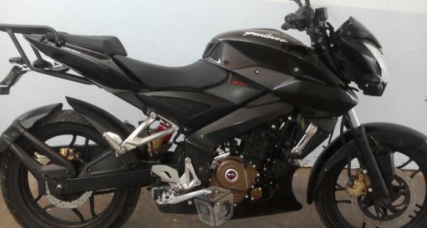 BAJAJ PULSAR 200 SEMINUEVA -14