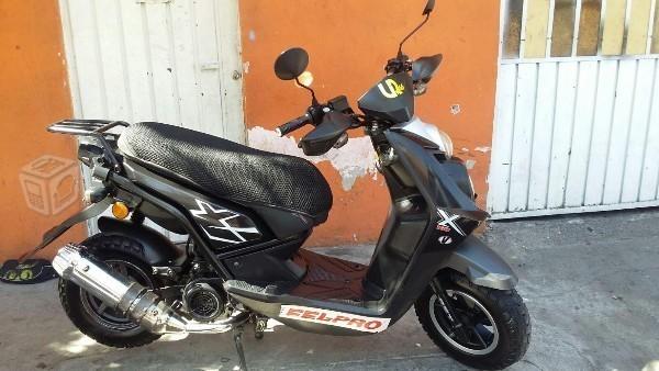 Vendo una moto vento -15