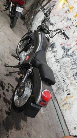 HERMOSA RC 150cc AÑO ESTETICA DE 9 -11