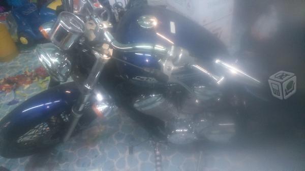 Motocicleta honda -03