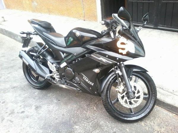 Motocicleta Yamaha R15 -13