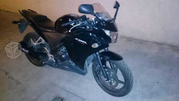 Moto honda cbr 250 -15