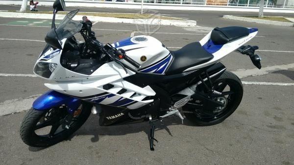 Moto yamaha R 15 -14