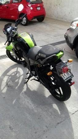 Preciosa moto FZ S -13