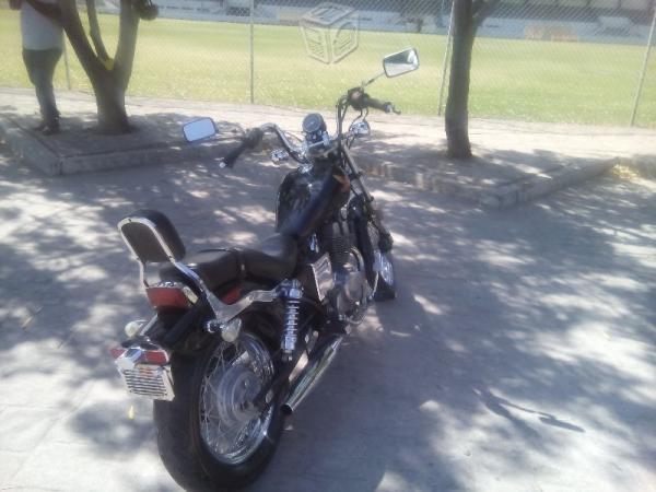 Motocicleta honda -85