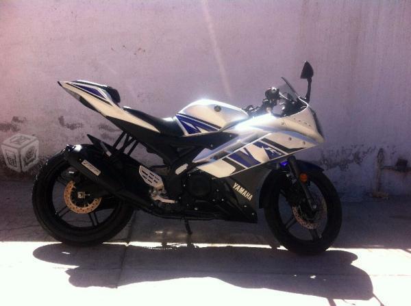 Yamaha R15 -14