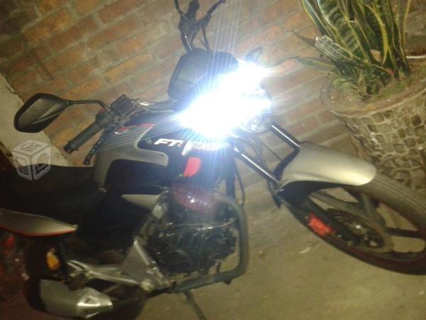 Motocicleta 200 -15