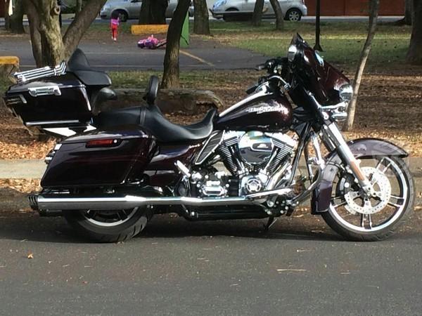 Harley davidson street glide touring special -14