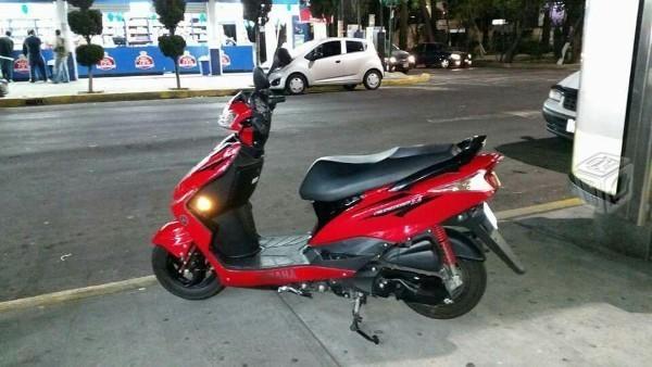 Hermosa moto Nueva
