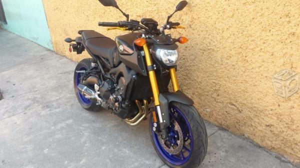 Yamaha FZ - seminueva - -14