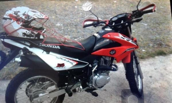 Xr 150 seminueva como nueva -16