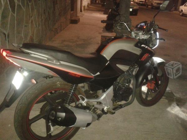 Motocicleta ft 200 -15