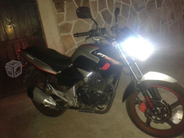 Motocicleta ft 200 -15