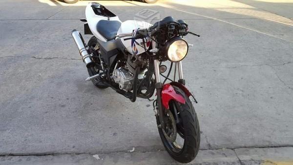 Motocicleta 200cc jalando bien -11