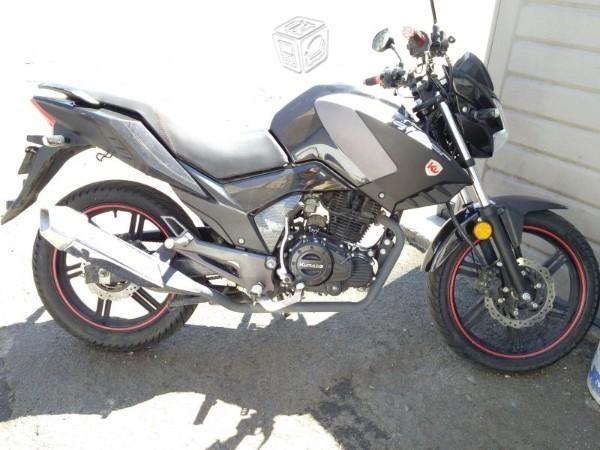 Excelente moto FIGHTER 200 -14