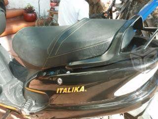 Italika 125 c. motoneta -15