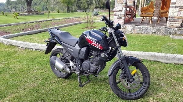 Yamaha FZ-16 como nueva, negra -15