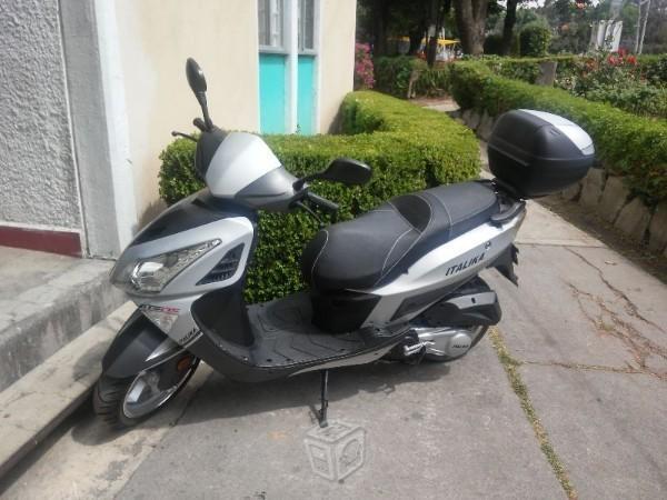 Scooter Deportivo Italika GTS 175 -15