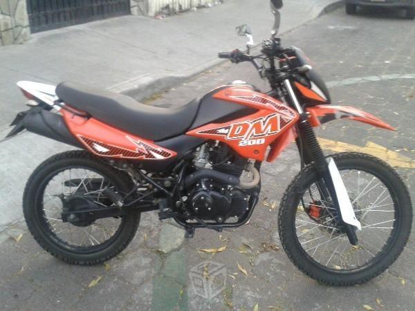 Vendo Motocicleta DM 200 -15