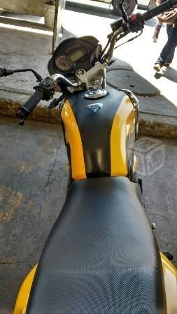 Moto Italika 200 impecable semi nueva
