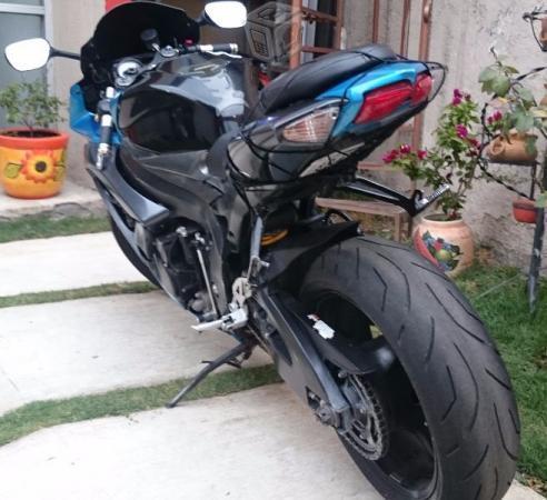 EXCELENETE Moto SUZUKI GSX 750 p/CAMBIO -09