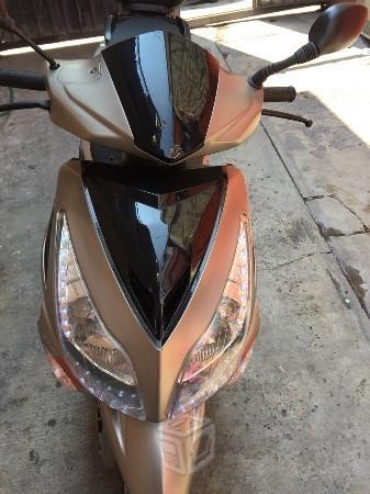 Motoneta scooter itálika -15