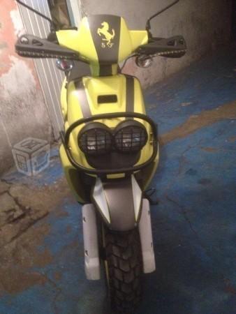 Bonita motoneta ws150cc -15