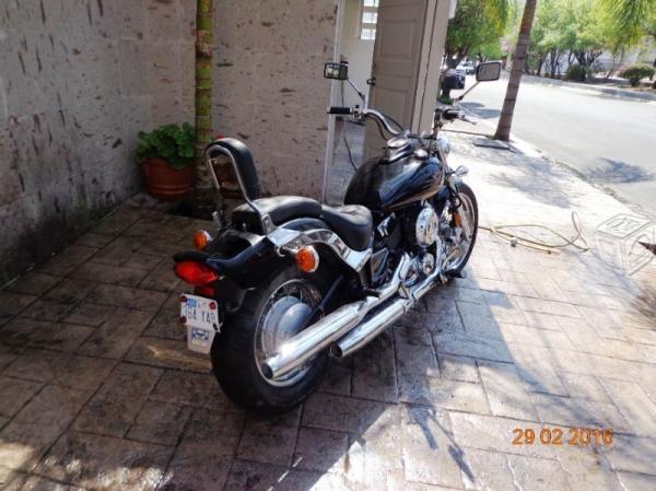 Yamaha v-star 650 -04