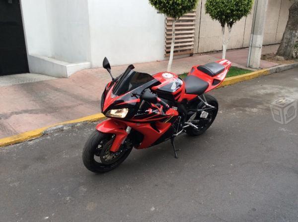 Excelente Honda 1000rr -07