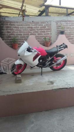 Se vende moto Italika -11