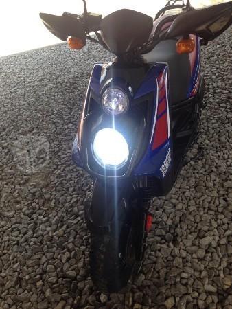 Biwis 125 buen trato con piezas de motard -09