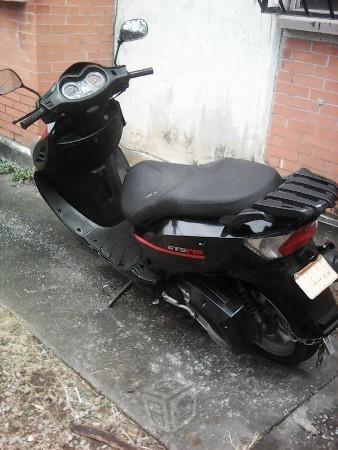 Italika 175 cc GTS -11