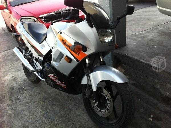Motocicleta kawasaki -05
