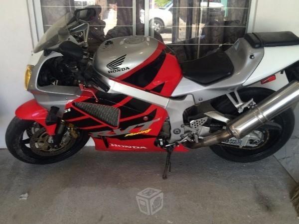 Moto Honda de pista 1000cc excelentes condiciones -04