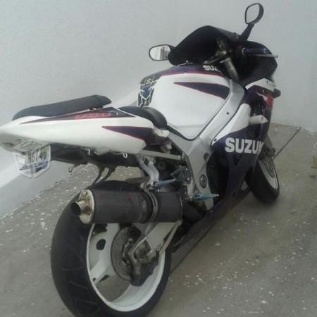Suzuki gsxr 750 -01