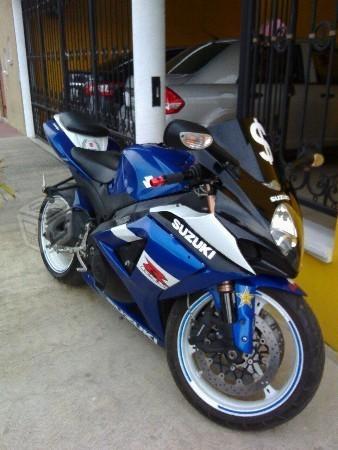 suzuki gsx Azul intenso -07