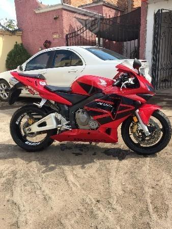 Pongo a l venta mi Honda cbr 600rr -04