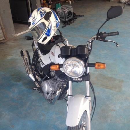 motocicleta Yamaha -14