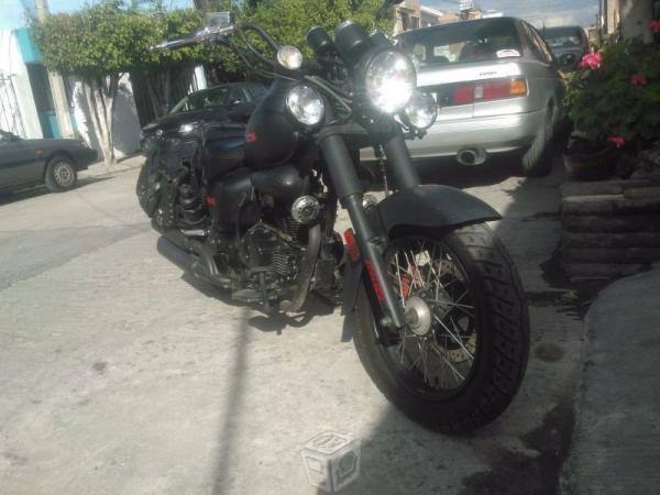 Bonita moto tipo choper 200cc -14