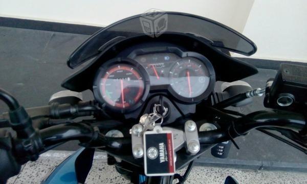 En venta moto yamaha -16