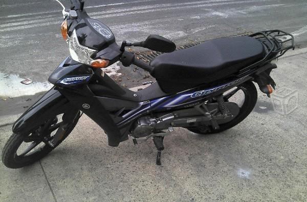 Motocicleta yamaha cripton -15