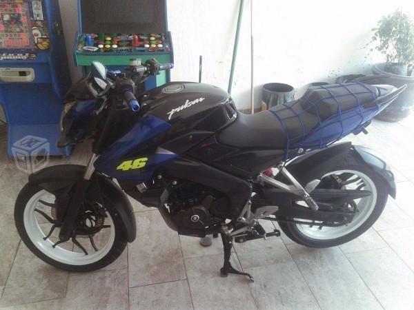 Pulsar 200 NS con accesorios -14