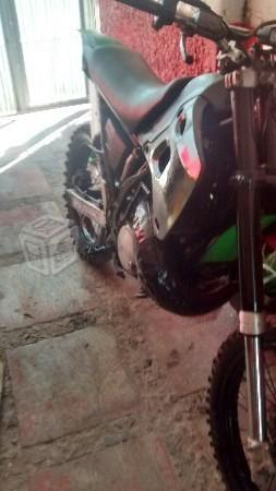 Imponente kawasaki 250cc 2t buenas condiciones