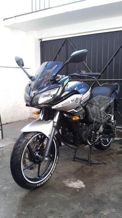 Excelente yamaha fazer -15