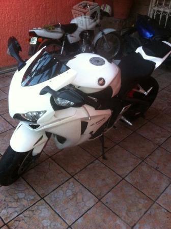 Honda cbr 1000RR5 -08