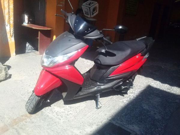 Yamaha roja bien tratada -05