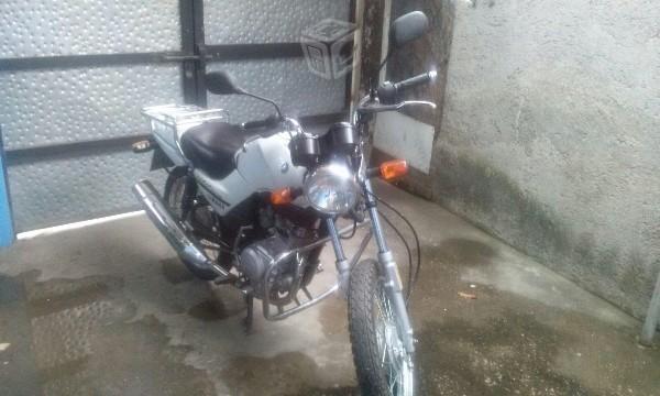 Moto yamaha ybr125 -13