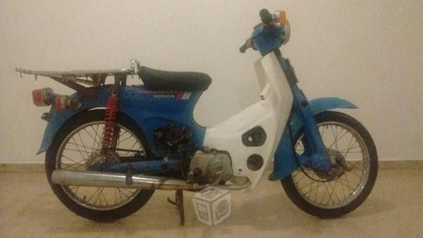 Bonita honda c90