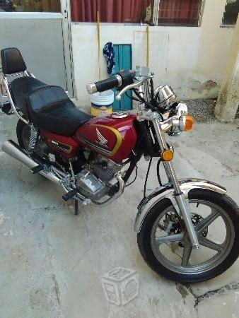 Motocicleta honda -13
