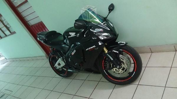 Moto honda cbr 600rr equipada -05